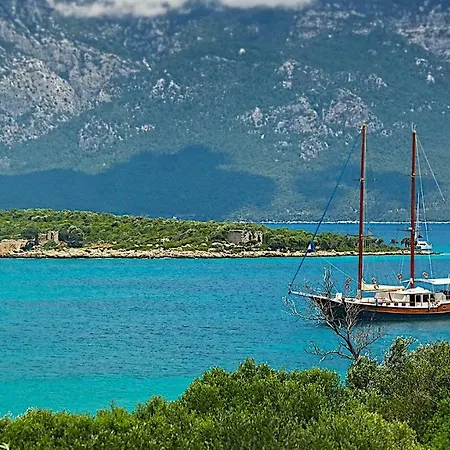 Πλωτό κατάλυμα La Reine Corfu (city)