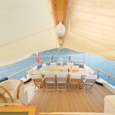 La Reine Botel Corfu (city)